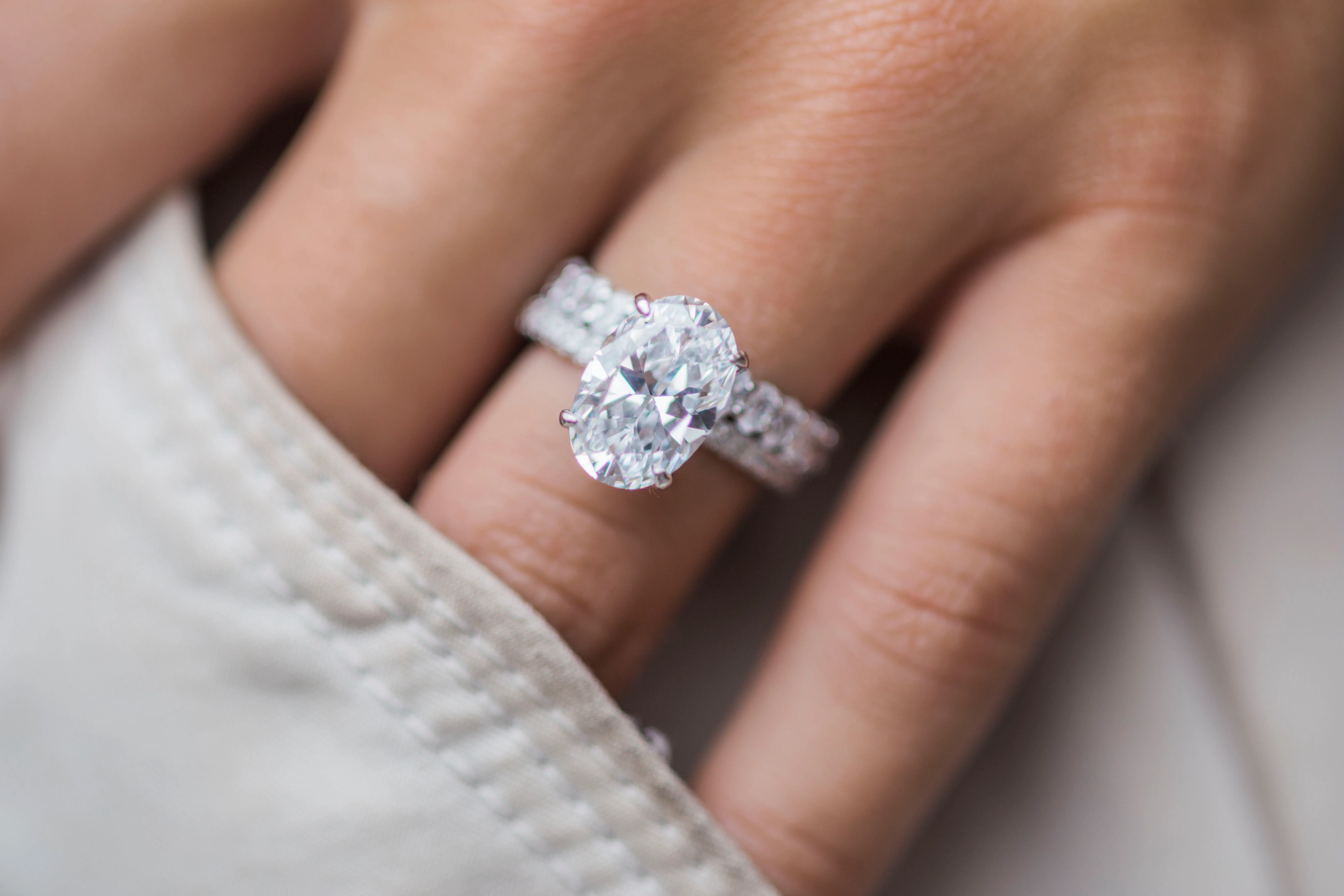 The Lively Ring (4.7 Carat) - Image 12